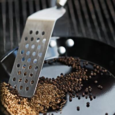Rösle Spatula Açılı Paslanmaz Çelik Delikli 32 cm 12547 - 3